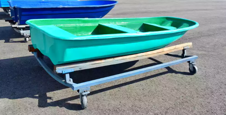 Стеклопластиковая лодка Старт (тримаран) в Краснодаре