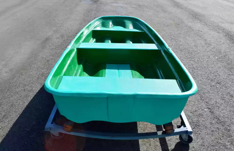 Стеклопластиковая лодка Старт (тримаран) в Краснодаре