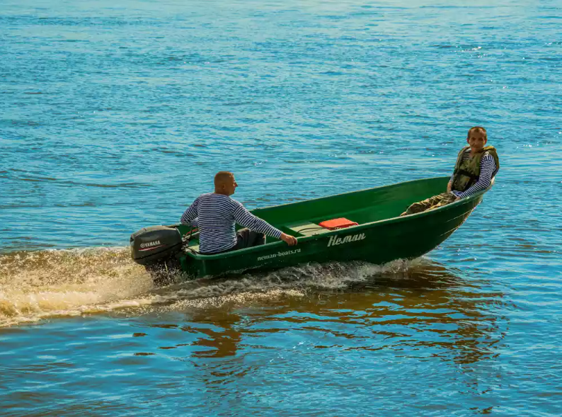 Стеклопластиковая лодка Neman-340 (тримаран) в Краснодаре