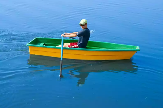 Стеклопластиковая лодка Малютка в Краснодаре