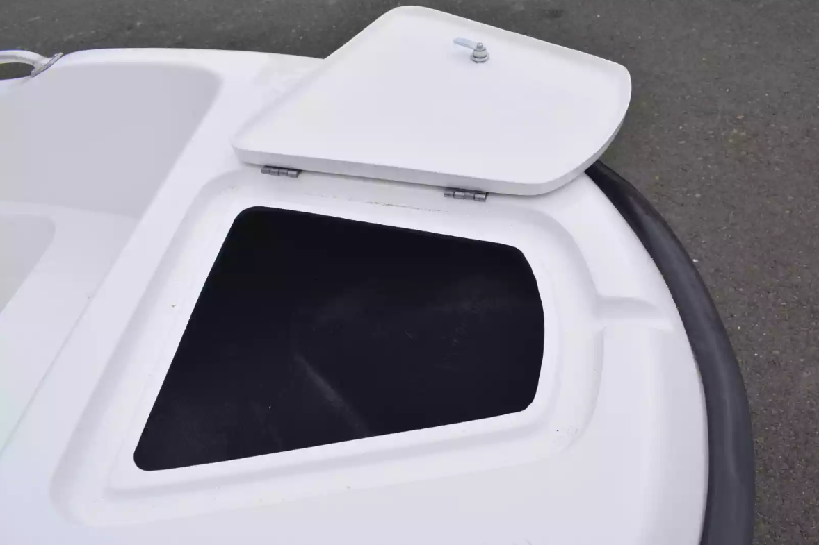 Стеклопластиковая лодка Пингвин New (тримаран) в Краснодаре