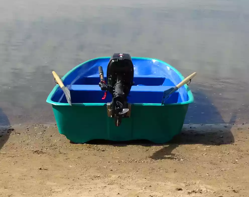 Стеклопластиковая лодка Старт (тримаран) в Краснодаре