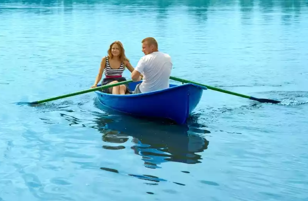 Стеклопластиковая лодка Дельфин в Краснодаре