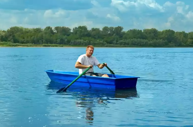 Стеклопластиковая лодка Малютка в Краснодаре