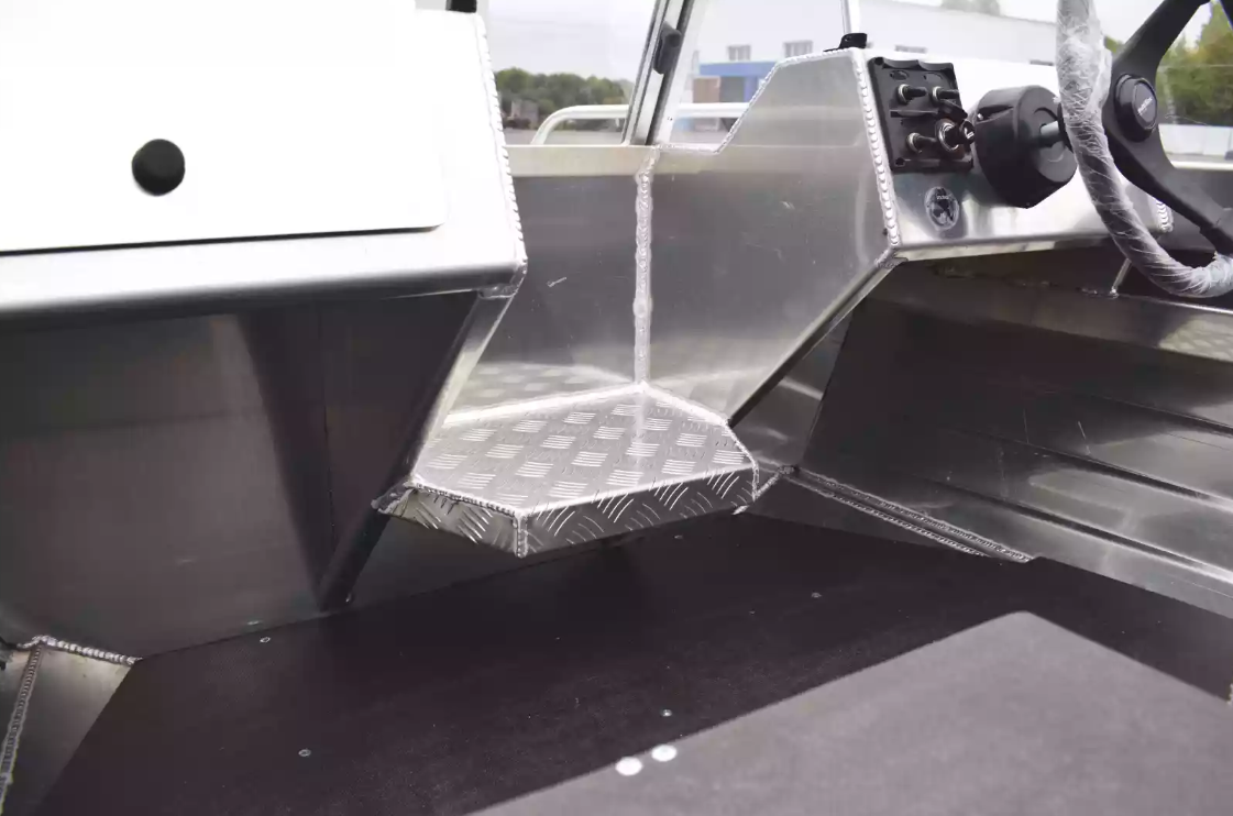 Алюминиевая лодка  Neman-400 PRO в Краснодаре