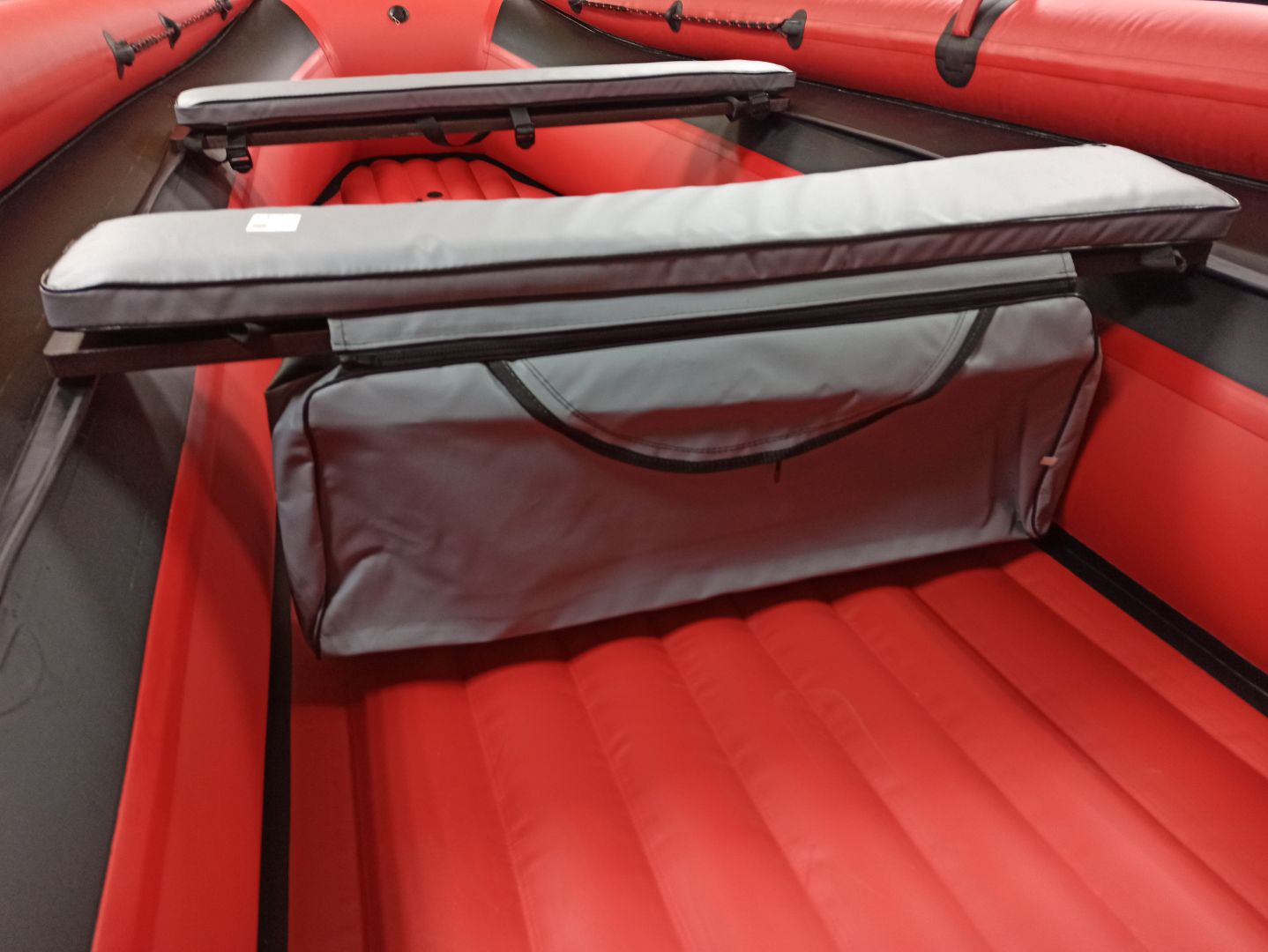 КОМПЛЕКТ МЯГКИХ НАКЛАДОК С СУМКОЙ ДЛЯ ЛОДОК 90Х20 СЕРЫЙ в Краснодаре