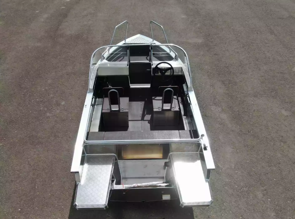 Алюминиевая лодка  Неман-400 DCM NEW в Краснодаре