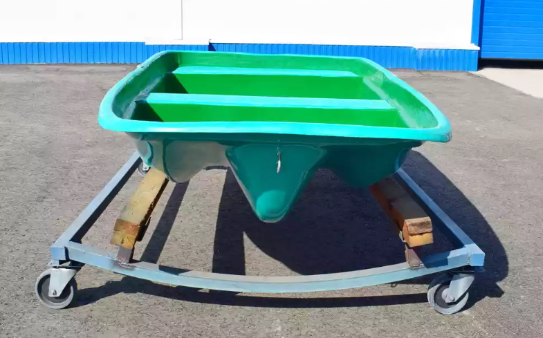 Стеклопластиковая лодка Старт (тримаран) в Краснодаре