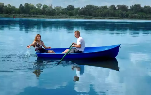 Стеклопластиковая лодка Дельфин в Краснодаре