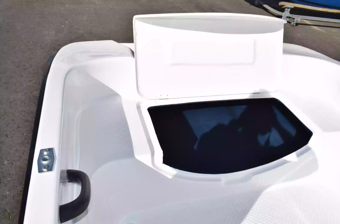 Стеклопластиковая лодка Пингвин (тримаран) в Краснодаре