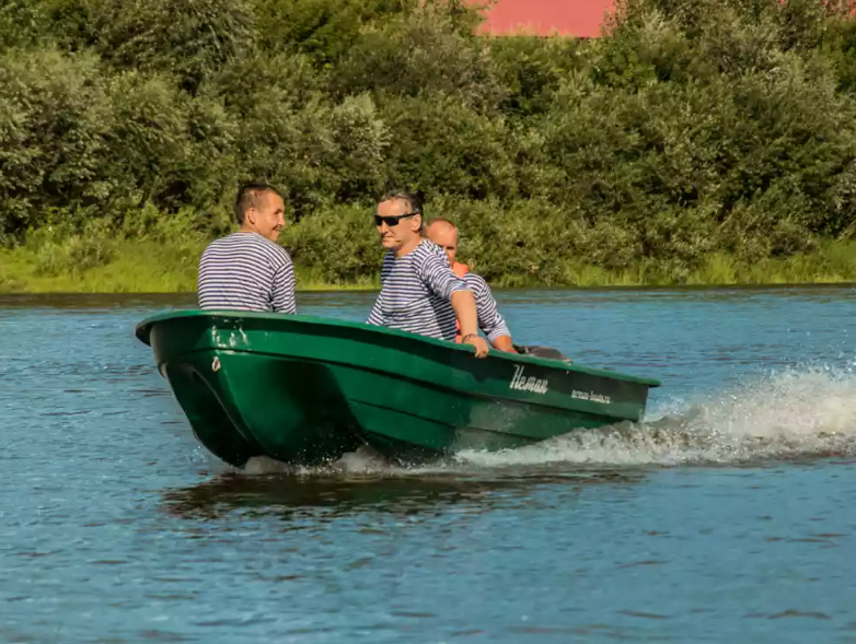 Стеклопластиковая лодка Neman-340 (тримаран) в Краснодаре