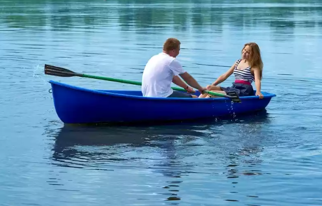 Стеклопластиковая лодка Дельфин в Краснодаре