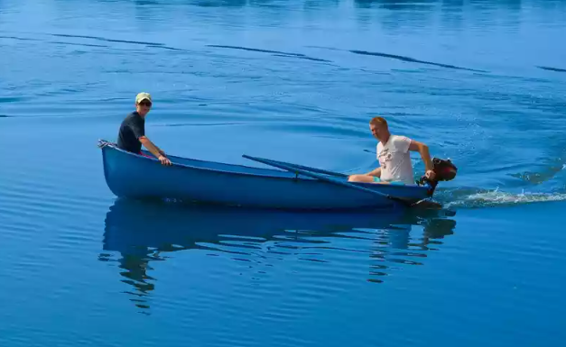 Стеклопластиковая лодка Омуль в Краснодаре