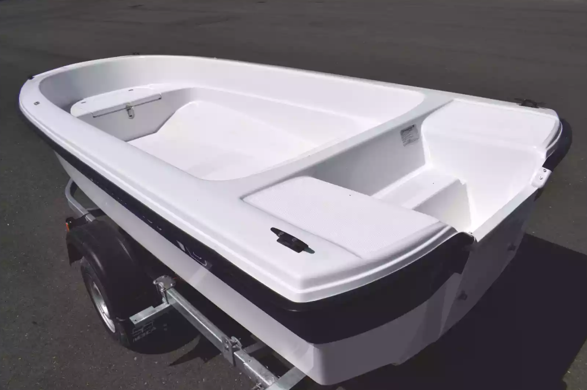 Стеклопластиковая лодка Wyatboat 430 тримаран в Краснодаре